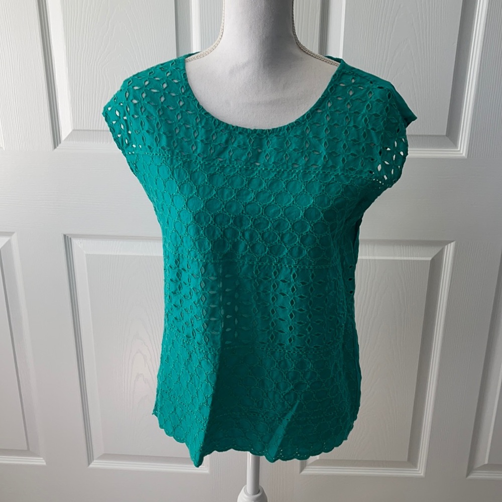 Old navy eyelet top